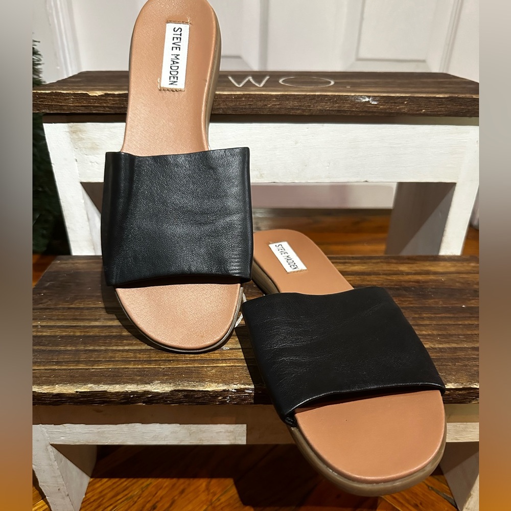 Steve Madden slip on sandals